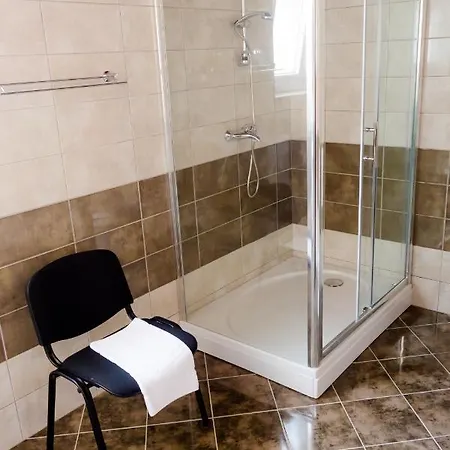 Apartment-rooms Preka Palit