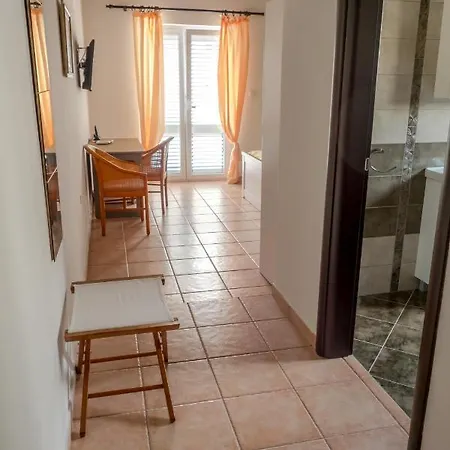 בית הארחה Apartment-rooms Preka Palit