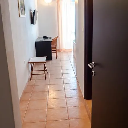 Apartment-rooms Preka בית הארחה 4*