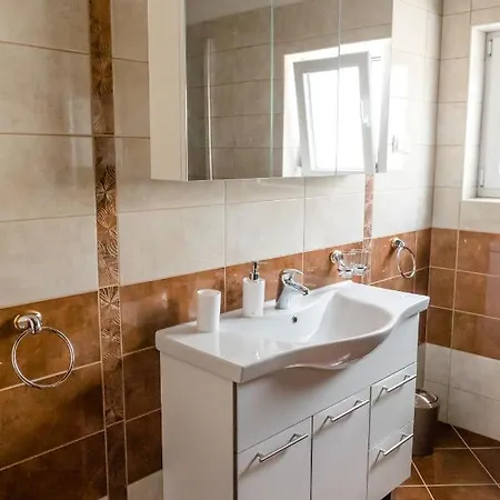 Apartment-rooms Preka בית הארחה