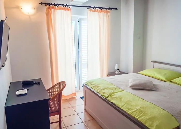 Apartment-rooms Preka Palit