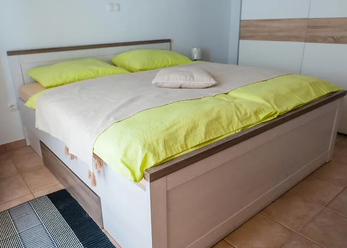 Apartment-rooms Preka בית הארחה 4*