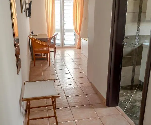 בית הארחה Apartment-rooms Preka Palit