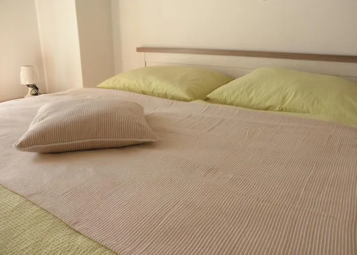 Apartment-rooms Preka בית הארחה 4*