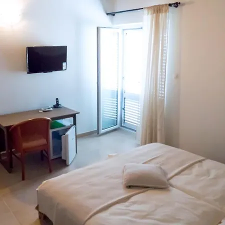 Apartment-rooms Preka Penzion New Translation