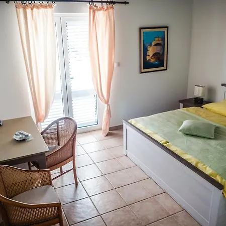 Apartment-rooms Preka Pensionat