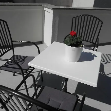 Apartment-rooms Preka 4* Palit
