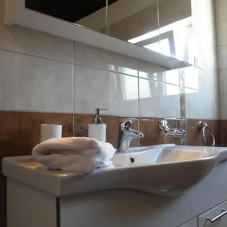 Penzion Apartment-rooms Preka New Translation