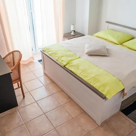 Apartment-rooms Preka 招待所