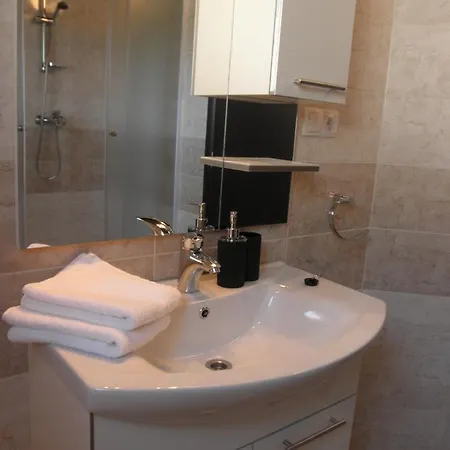 Apartment-rooms Preka 招待所 4*