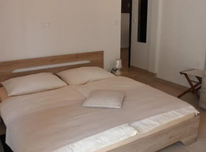 Apartment-rooms Preka ゲストハウス