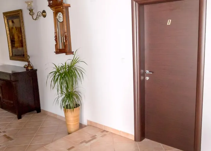 Apartment-rooms Preka 4*