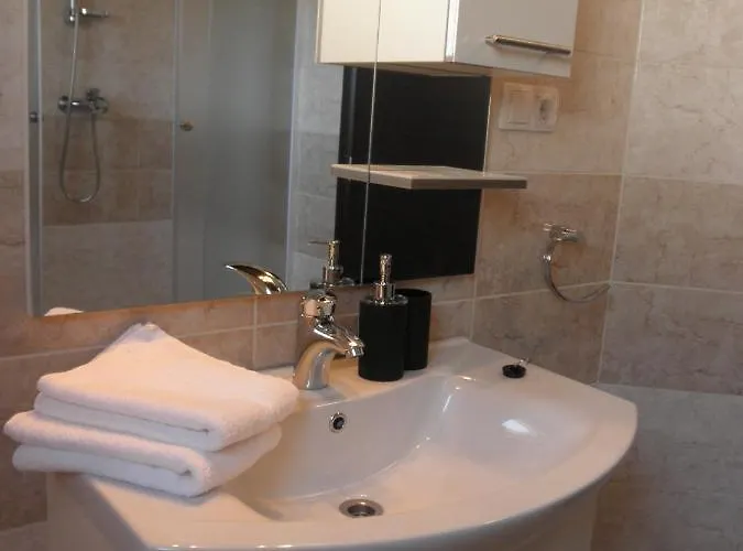 Apartment-rooms Preka ゲストハウス 4*
